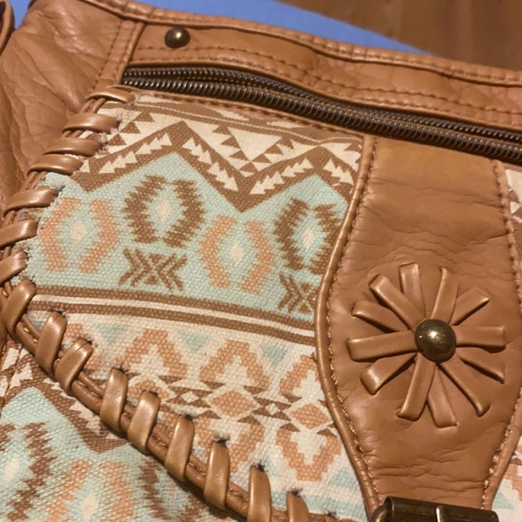 Saddle blanket detail cross body - Picture 4 of 4